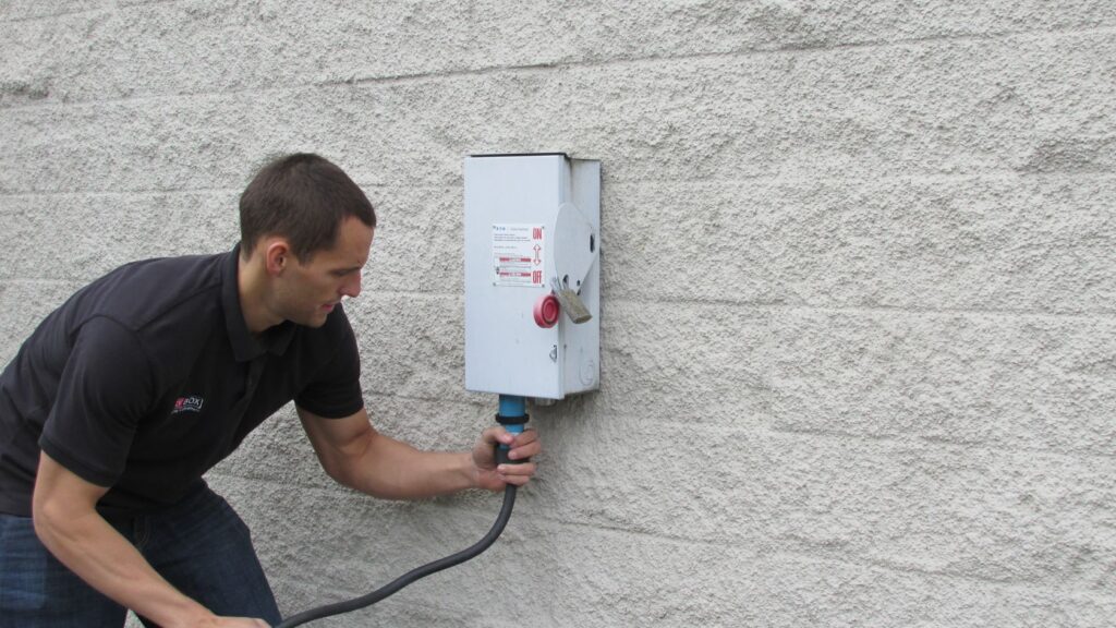 reefer container electric connection